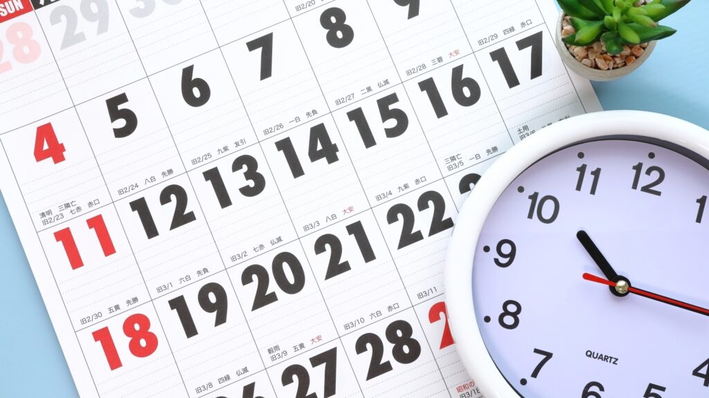 薬剤師の年間休日数と勤務時間の管理。ワークライフバランスを改善するためのカレンダーによるスケジュール調整。